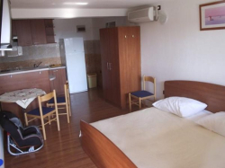 Apartmani DADO Starigrad (Paklenica)